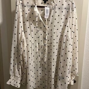 NWT Torrid off white with black polka dots and gold threading